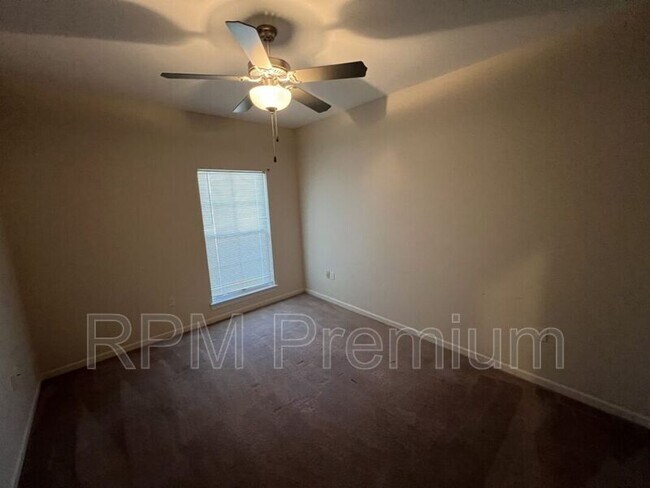 Building Photo - 8614 Forestwood Ave