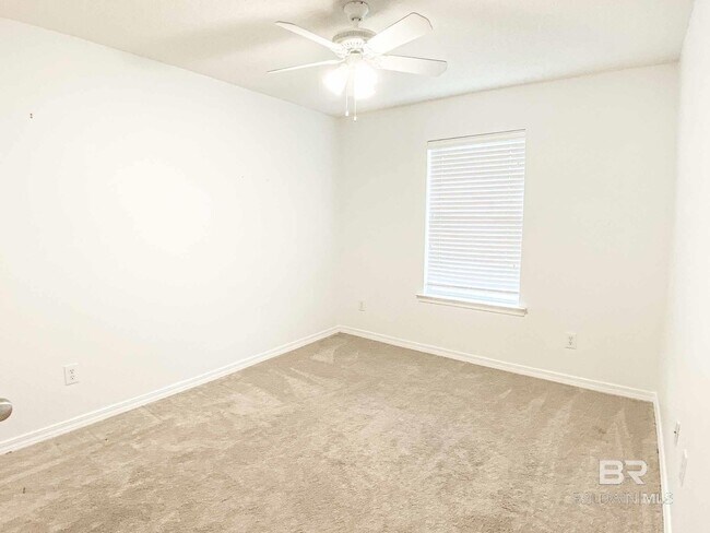 Building Photo - 9841 Watkins Dr