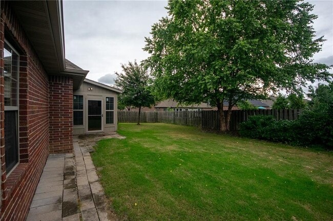 Building Photo - 3402 SW Crosswinds Blvd