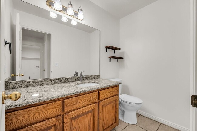Building Photo - Spacious 7 Bed Kaysville Home with Two Kitchens