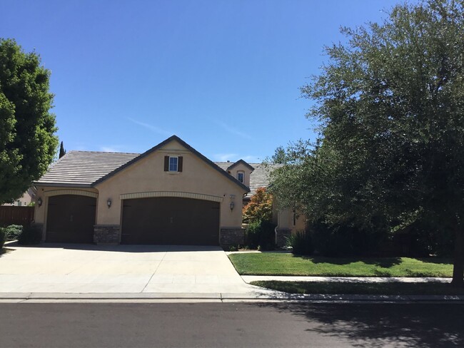 Building Photo - Welcome to Harlan Ranch!!!