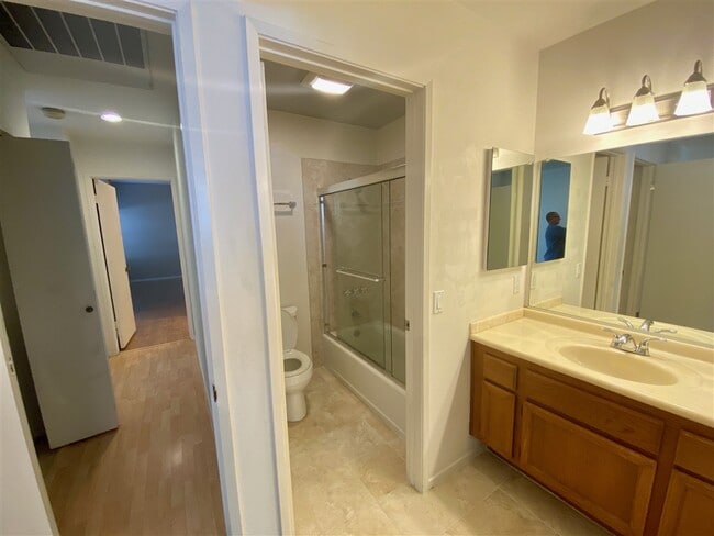 Building Photo - 13581 Tiverton Rd