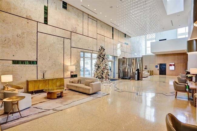 Building Photo - 6801 Collins Ave