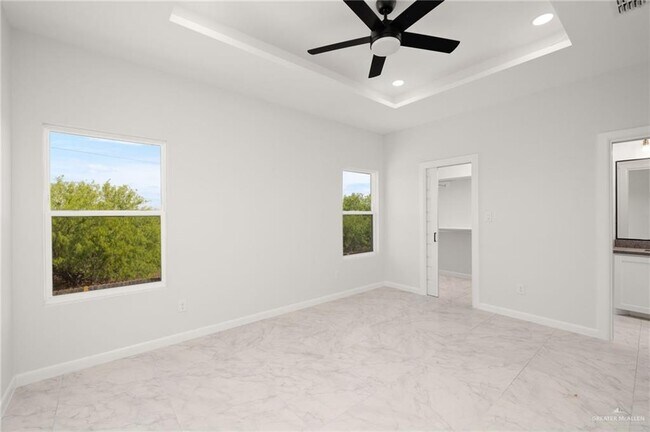 Building Photo - 1509 Pamplona St