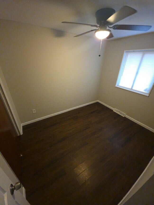 Building Photo - Charming 3-Bedroom Home in a Quiet St. Louis Neighborhood