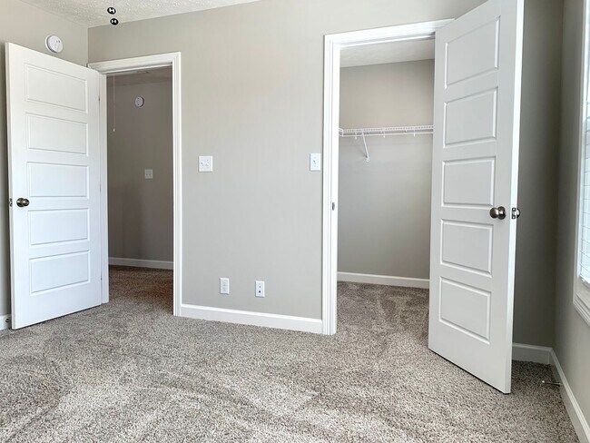 Building Photo - 1247 Highgrove Ln