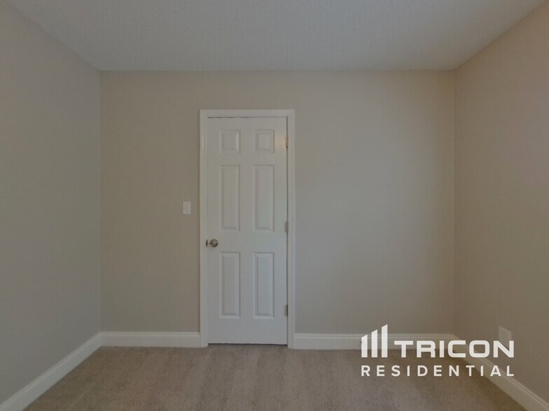 Building Photo - 1527 Seejay Ct