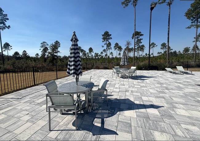 Building Photo - 45 Splendor Run