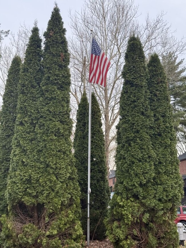 Building Photo - Fairmont Estates