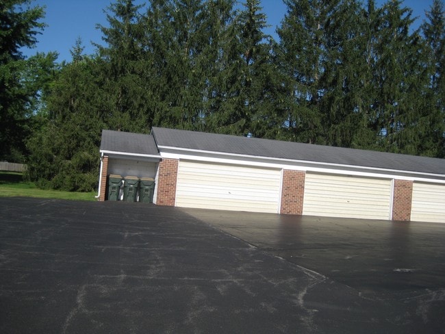 Garages - 8427 Colwyn Ct