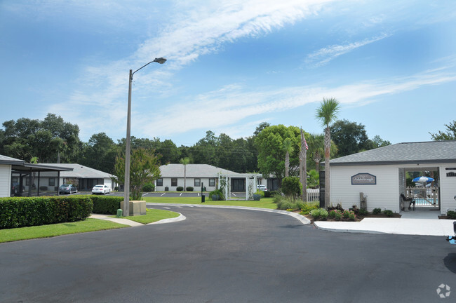 Building Photo - The Ashborough Luxury Garden Apartments