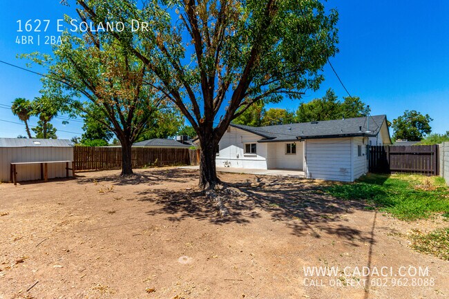 Building Photo - 1627 E Solano Dr