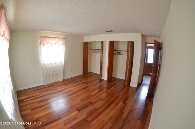 Building Photo - 300 Darrow Ave