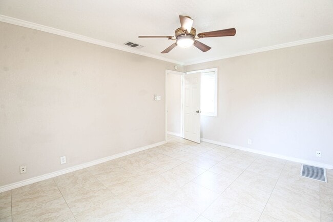 Building Photo - 14302 Indian Woods