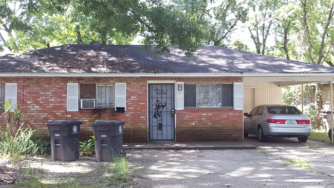 Building Photo - 5350 Clayton Dr