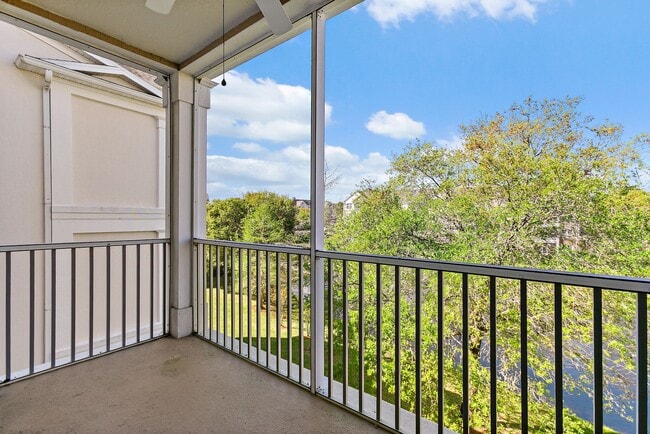 Building Photo - Beautiful Wolf Creek condo available now!