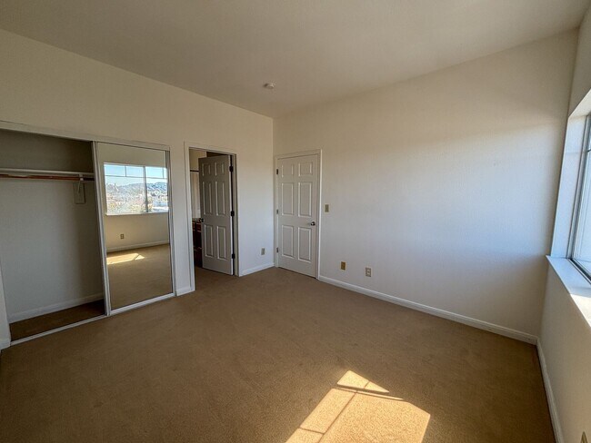 Building Photo - 749-749 Taraval St