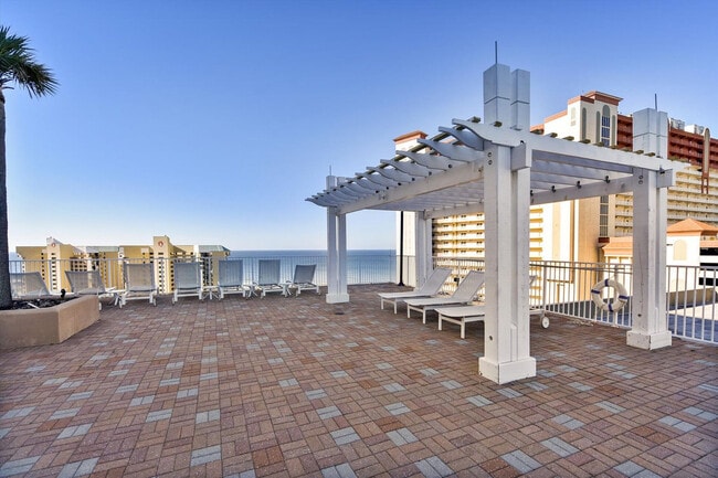 Building Photo - 9800 S Thomas Dr