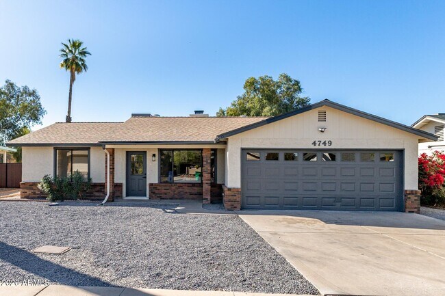 Building Photo - 4749 E Contessa St