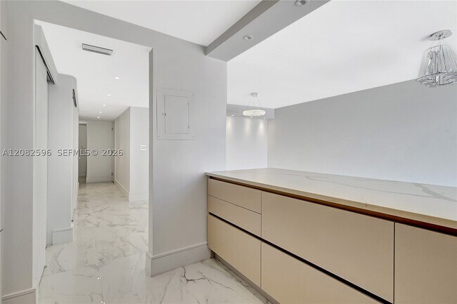 Building Photo - 2807 NE 164th St