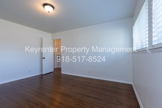 Building Photo - 3 Bed 1.5 Bath in Great Midtown Location!