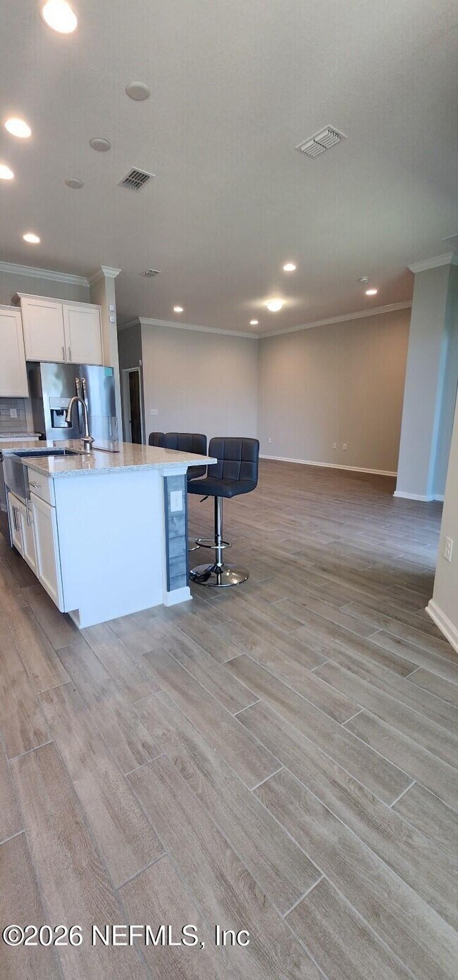 Building Photo - 226 Lost Lake Dr