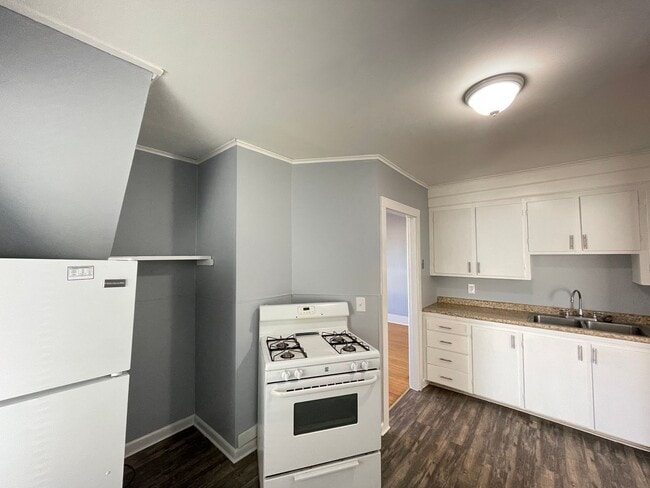 Building Photo - 29 Pennacook St