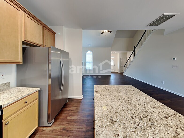 Building Photo - 821 Maurepas Dr