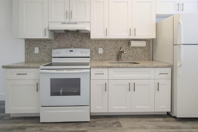 Building Photo - 2265 SW 15th St