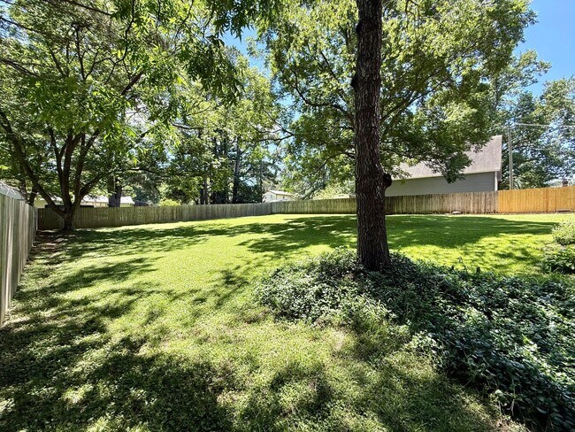 Building Photo - 316 Marzee Ann Dr