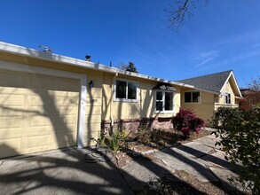 Building Photo - Come Check Out This Lovely 3 Bedroom Rinco...