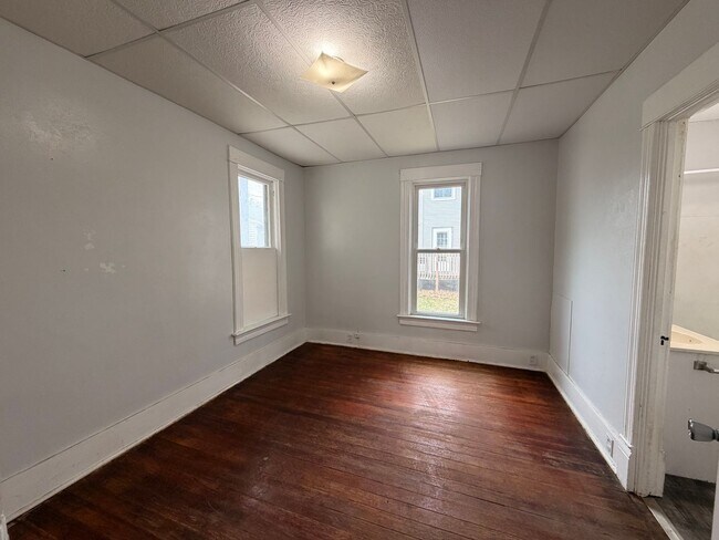 Building Photo - 1239 6th Ave N