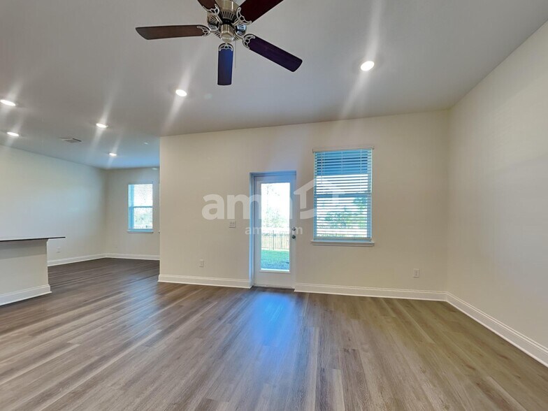 Building Photo - 1048 Grafton Ridge Dr