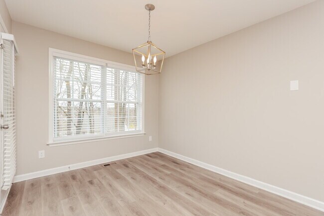 Building Photo - 8011 Tiger Ct