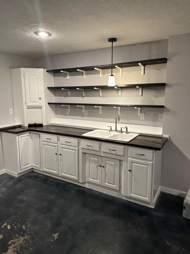 Building Photo - 1526 18th Ct SE