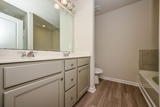 Building Photo - 2851 Saratoga Lake View