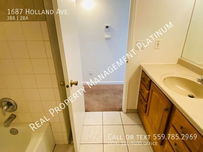 Building Photo - 1687 Holland Ave