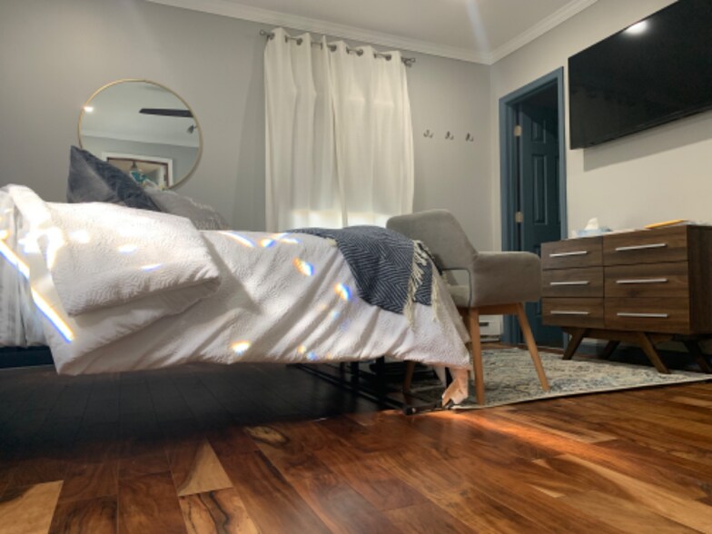 Building Photo - 102 Meadow Run Ln