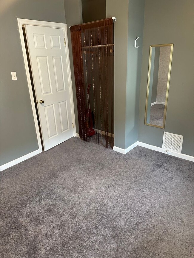 Building Photo - 7515 Melrose St