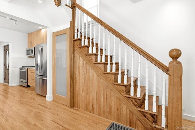 Building Photo - 11 S Cedar St