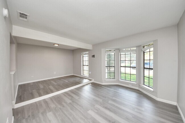 Building Photo - 7303 Foxwick Ln