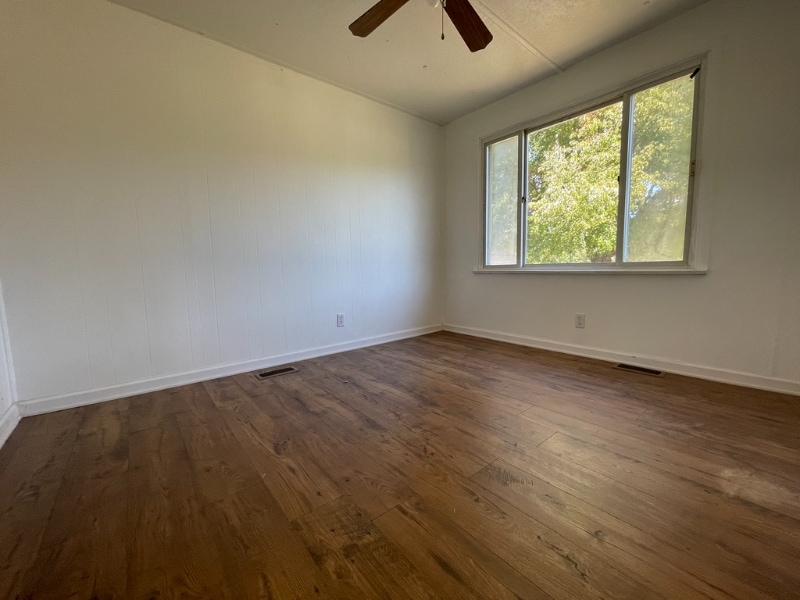 Building Photo - 10714 Quaker Rd