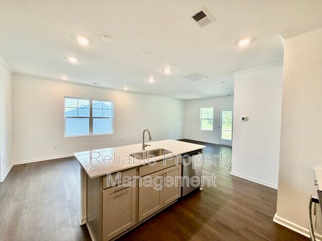 Building Photo - 354 Beachcomber Dr