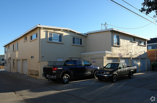 Building Photo - Balboa Boulevard Apartments