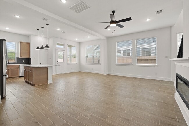 Building Photo - 9450 Autumn Vale Dr