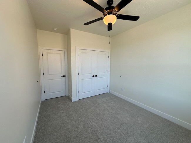 Building Photo - Brand New TownhomeBrand New 3 Bed / 2.5 Bath Townhome – Internet Included