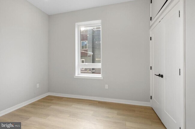 Building Photo - 919 N 15th St