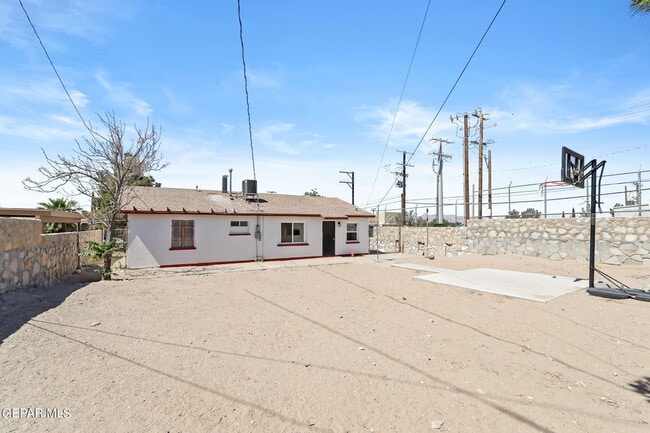 Building Photo - 7707 Parral Dr