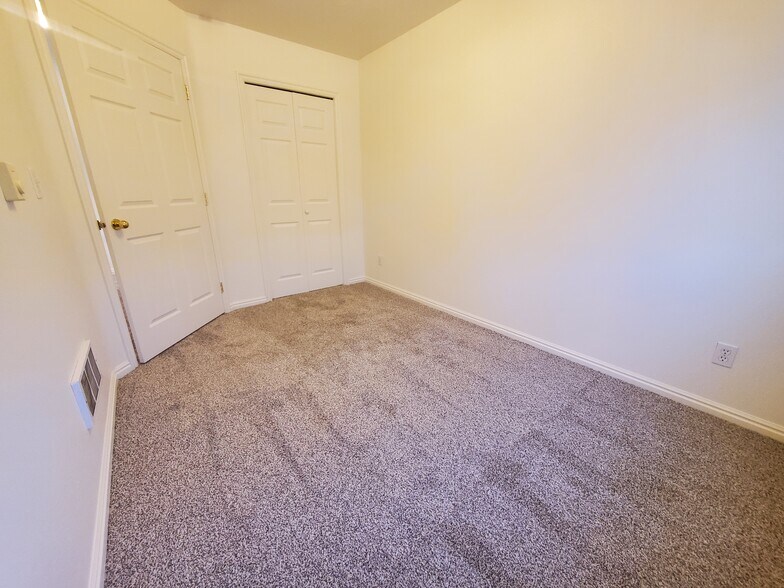 Building Photo - 3723 Deloy Dr