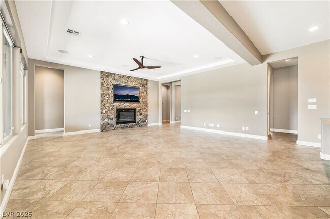 Building Photo - 2501 Luberon Dr